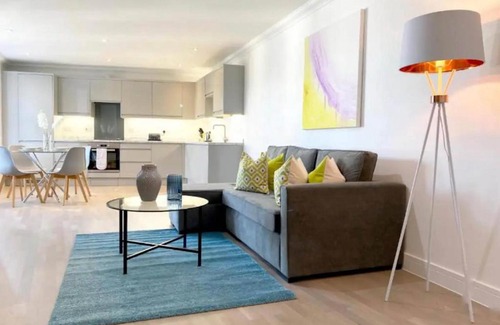 Rochester East Ward Apartment | Modern & Stylish 2 Bedroom 2 Bath Apartments in Rochester