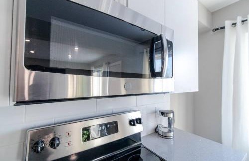 North Central Edmonton Apartment | Modern & Stylish 2-Bedroom Unit