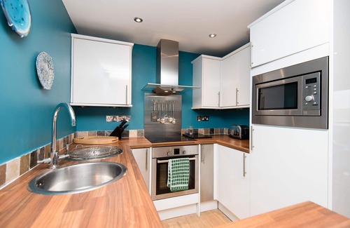 West Looe House | Modern, stylish apartment with sea views.