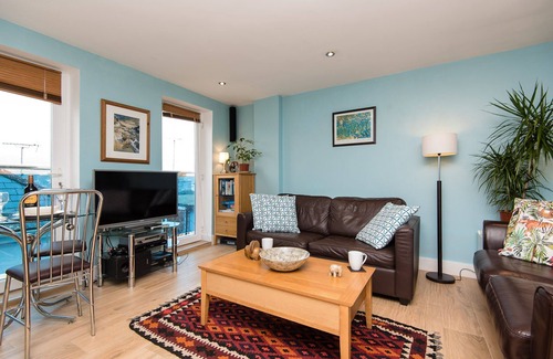 West Looe House | Modern, stylish apartment with sea views.
