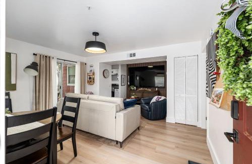 Gainesville Apartment | Modern & Stylish Condo Near UF, Shands & VA
