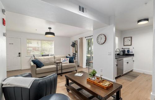 Gainesville Apartment | Modern & Stylish Condo Near UF, Shands & VA