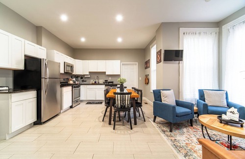 Downtown Apartment | Modern Stylish Unit in Wooster Sq, New Haven - This is a 29-night min booking