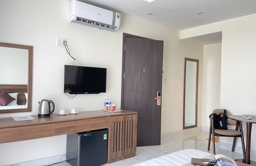 Thu Dau Mot Hotel | Modern suite with ensuite bathroom/TOP LOCATION