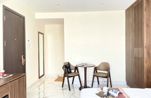 Thu Dau Mot Hotel | Modern suite with ensuite bathroom/TOP LOCATION