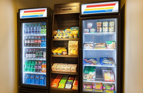 Spring Branch West Condo | Modern Suite | 24 Hour Business Center + Fitness Center + Outdoor Pool