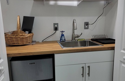 Plantation House | Modern Suite with private entrance