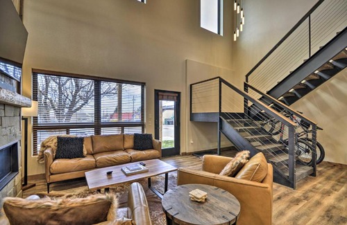 Red Lodge House | Modern Townhome with Rooftop Deck and Hot Tub!