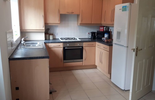 Bramley House | Modern townhouse with gas combi boiler heating system,private parking and garden