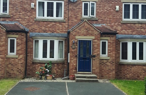 Bramley House | Modern townhouse with gas combi boiler heating system,private parking and garden