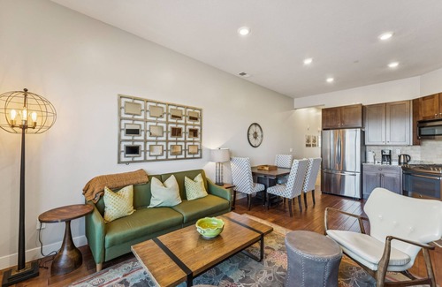Kimball Junction House | Modern Townhouse with HotTub & Garage!