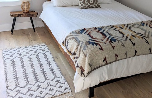 Sparrow Bush House | Modern Tranquil Nordic Retreat - Upper Delaware River recreation area