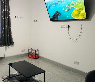 Burnley House | Modern Travis House