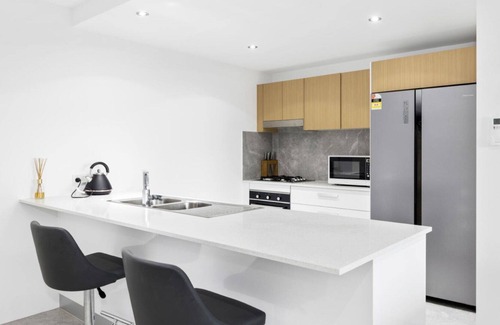 Sandstone Point House | Modern Two Bedroom Unit
