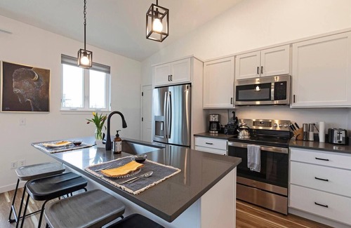 Lower Rattlesnake Condo | Modern upper level 2 Story Loft - Walk to Downtown Missoula