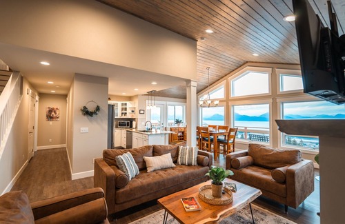 Homer House | Modern, Upscale Home with Breathtaking View & Private Hot Tub