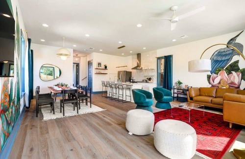 Faubourg Lafayette House | Modern Urban Oasis w/Heated Pool, Patio & Parking