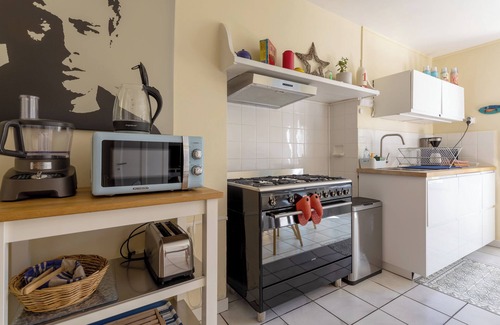 Clohars-Fouesnant House | Modern Vacation Home "Coz" with Pool and Garden