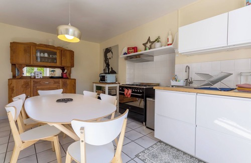 Clohars-Fouesnant House | Modern Vacation Home "Coz" with Pool and Garden