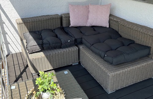 Boppard Apartment | Modern vacation apartment with balcony - only 1 min. to the outdoor pool, for up to 4 guests