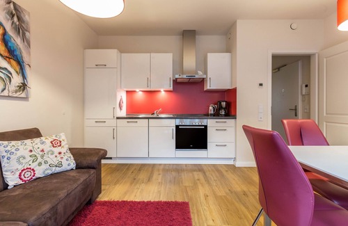 Busum Apartment | Modern Vacation Apartment "Büsumperle Rot" in Central Location with Wi-Fi