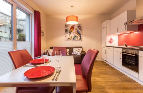 Busum Apartment | Modern Vacation Apartment "Büsumperle Rot" in Central Location with Wi-Fi