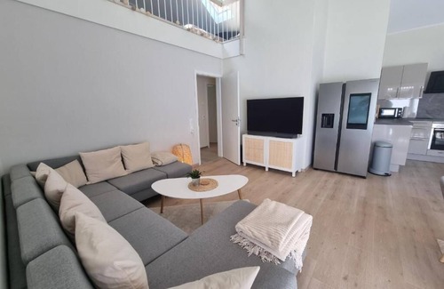 Wiefelstede House | Modern vacation home on Lake Bernstein! Close to the beach and family-friendly!