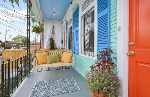 New Orleans House | Modern Victorian House With Relaxing Courtyard