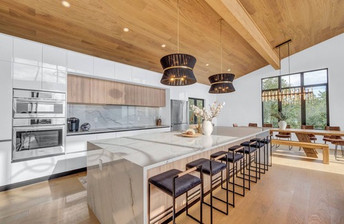 Beech Mountain House | Modern View Home with Sauna, Steam Room & Hot Tub