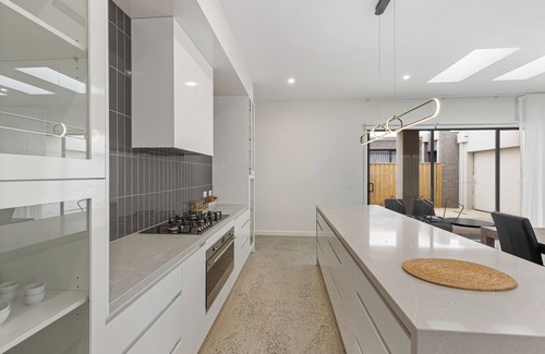Ocean Grove House | Modern villa - 12 sleep