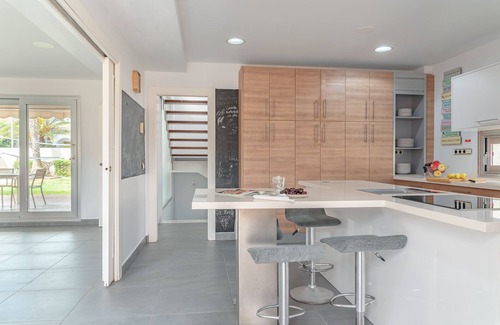 Aguadulce Villa | Modern villa 5 minutes from the beach with private pool in a prime location