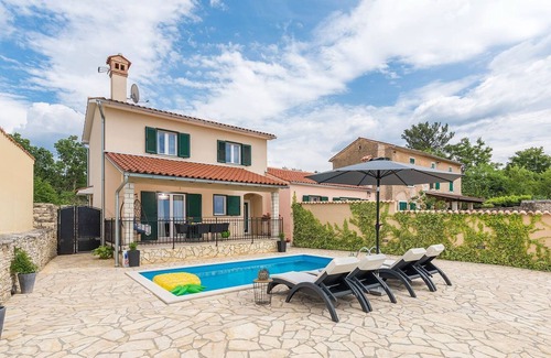 Kanfanar Cabin | Modern villa for 6 persons and with pool, near Kanfanar