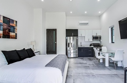 Melrose House | MODERN VILLA IN HEART OF WEST HOLLYWOOD