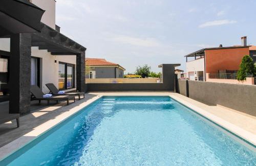 Skatari Villa | Modern villa Maeni with private pool in Pula