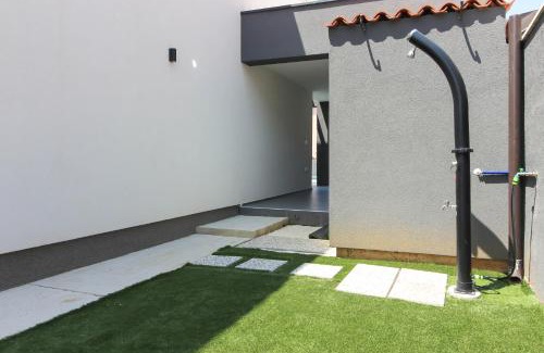 Skatari Villa | Modern villa Maeni with private pool in Pula