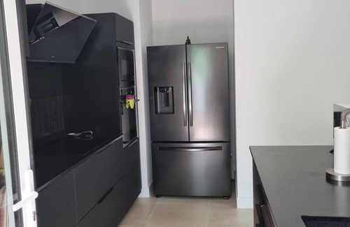 Le Penon House | Modern villa with heated pool 500m from the beach