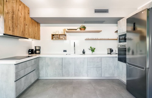 Kefalas Villa | Modern Villa with Private Pool & BBQ, 5km from the beach
