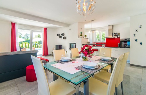 Santalezi Villa | Modern villa with swimming pool and fenced garden
