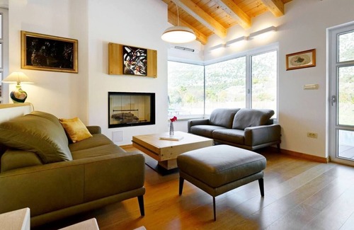 Tucepi Villa | Modern villa with swimming pool in Zupa