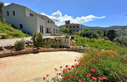 SantʼAntonino Villa | MODERN VILLA WITH SWIMMING POOL BETWEEN CALVI AND ILE ROUSSE