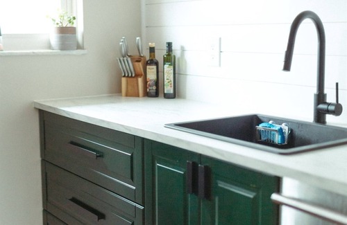 Westerville Apartment | Modern, Warm, Chic Flat in Westerville