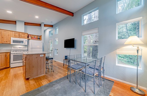 Trinidad House | Modern Waterfront Cottage with Ocean Views, Deck, Grill, & Free WiFi