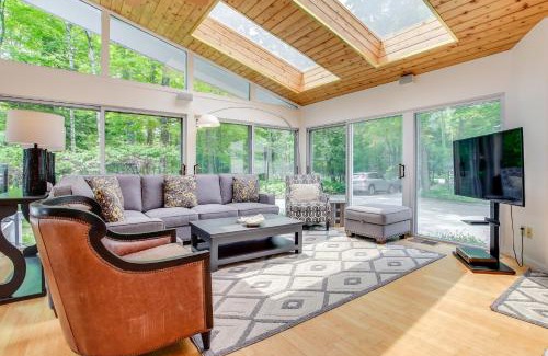 Sturgeon Bay House | Modern Waterfront Home - 1 Mi to Cave Point Park!