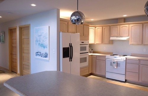 Shelton House | Modern Waterfront Home. Indoor/Outdoor Living with Easy Beach Access. Views!