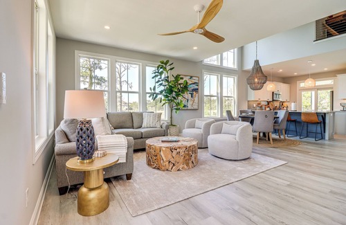 Myrtle Grove House | Modern Wilmington Home < 10 Mi to Downtown!