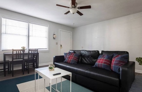 Smoketown Jackson House | Modern yet historic 3BR House by CozySuites