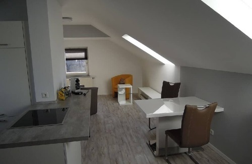 Neualbenreuth Apartment | Moderne 40qm Ferienwohnung mit voll ausgestatteter Küche