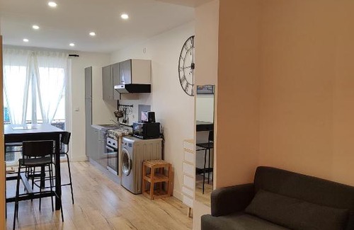 Saint-Jean-de-Vedas Apartment | Moderne et chaleureux duplex en centre-ville