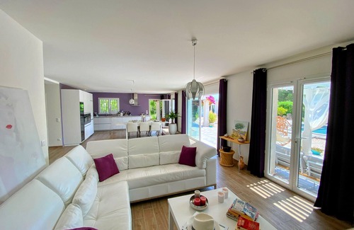 Preconil Villa | Moderne Villla Oliandre met Groot Zwembad in Le Plan de la Tour