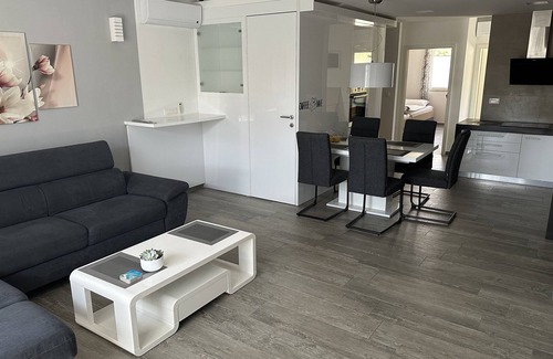 Novigrad House | Moderne Villa in Ruhiger Lage mit Garten für 6 P., 500m zum Strand, 2 Parkplätze